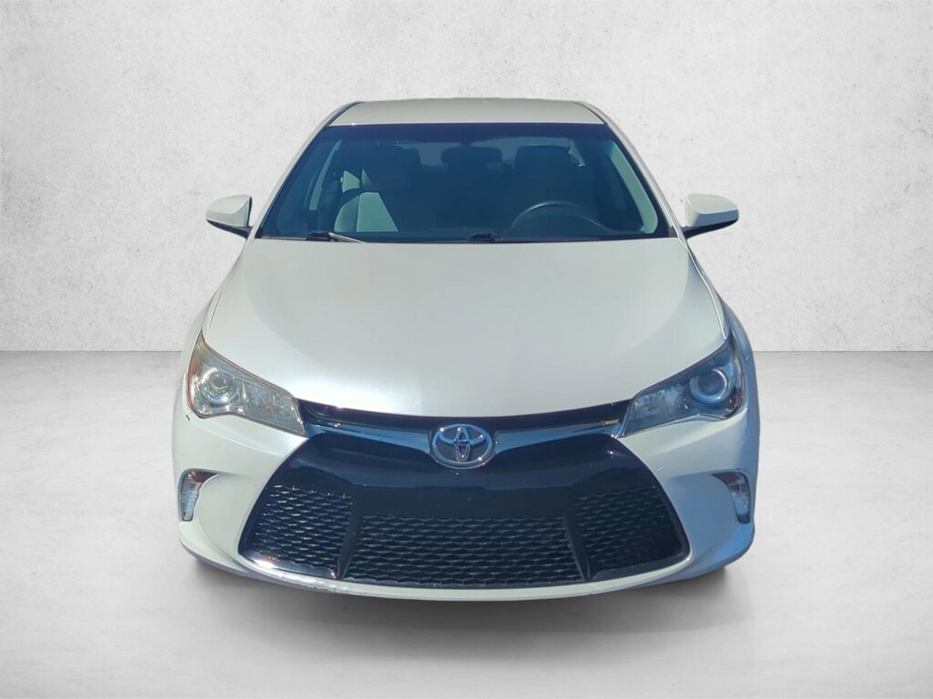 Used 2017 Toyota Camry SE Sedan
