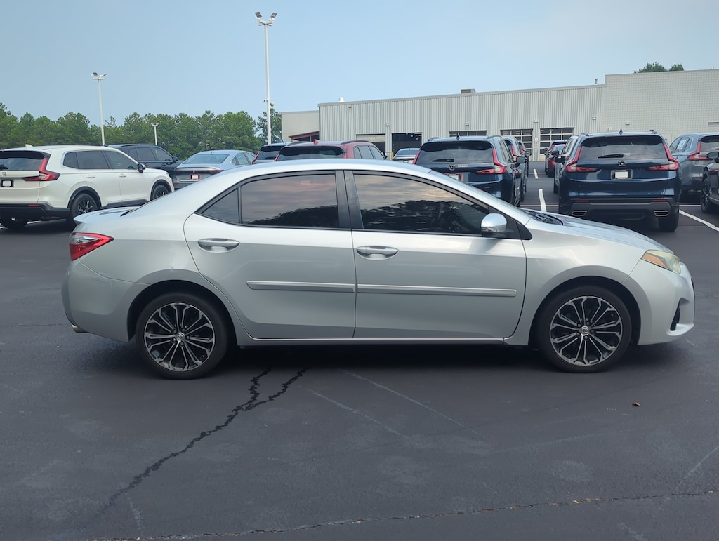 Used 2015 Toyota Corolla LE Sedan