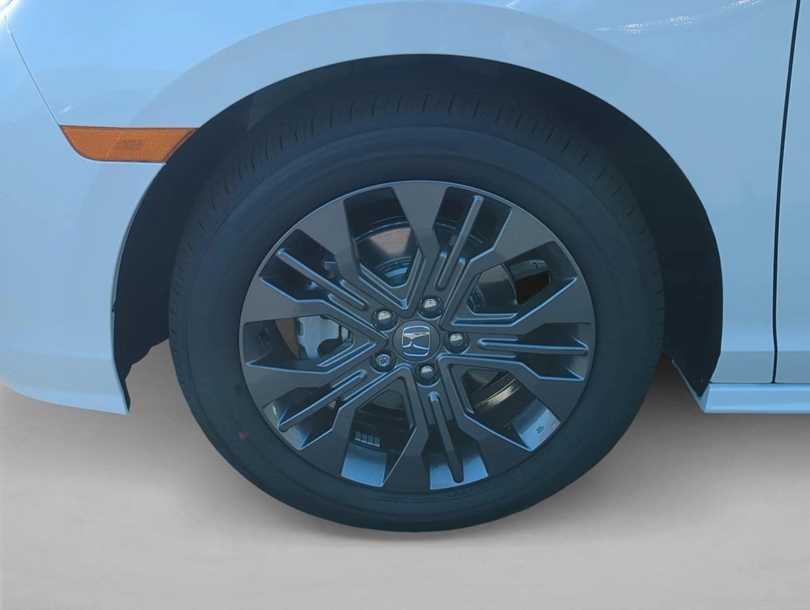 2026 Honda Odyssey Touring - Photo 10
