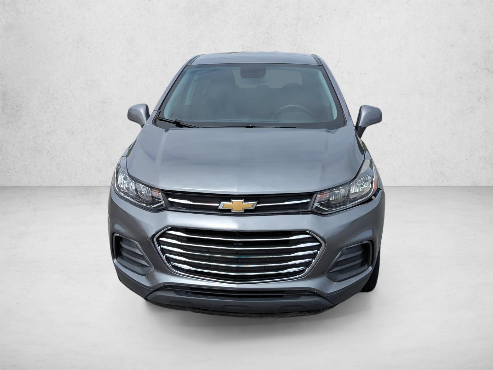 2020 Chevrolet Trax LS photo 2