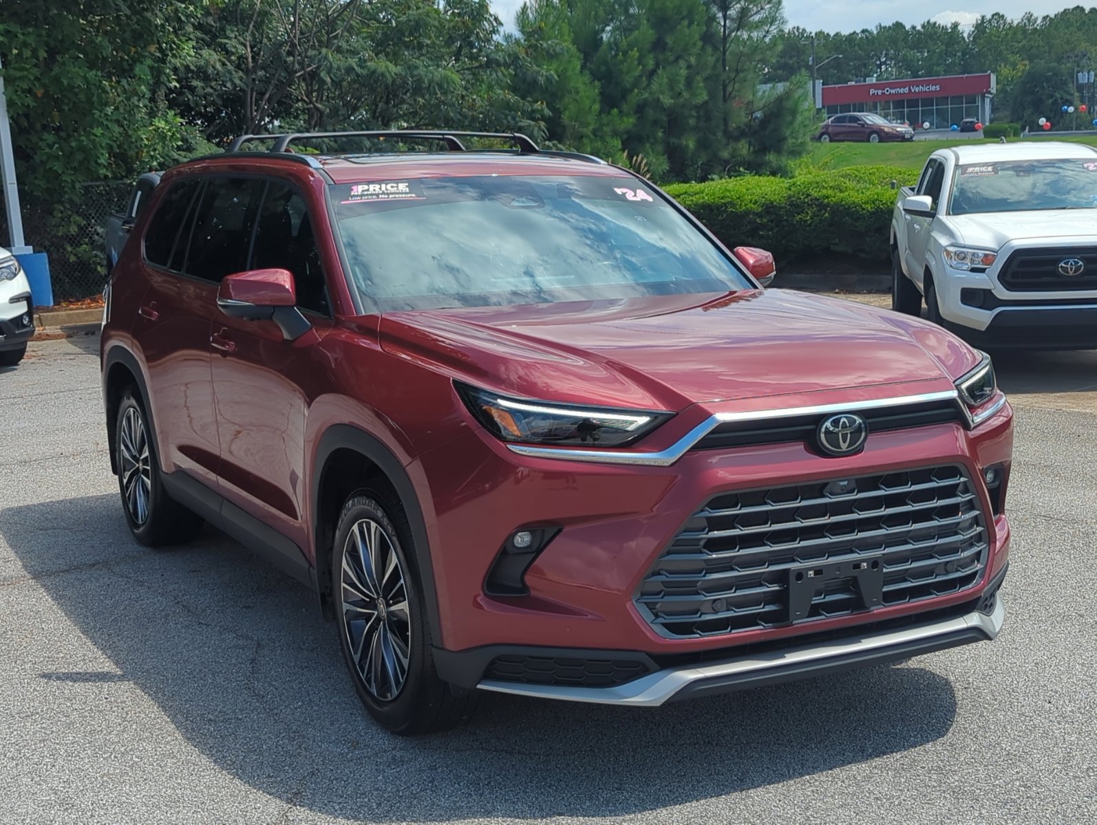 2024 Toyota Highlander Hybrid Platinum photo 3