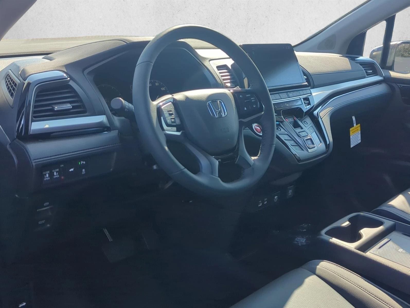 2026 Honda Odyssey Touring - Photo 3