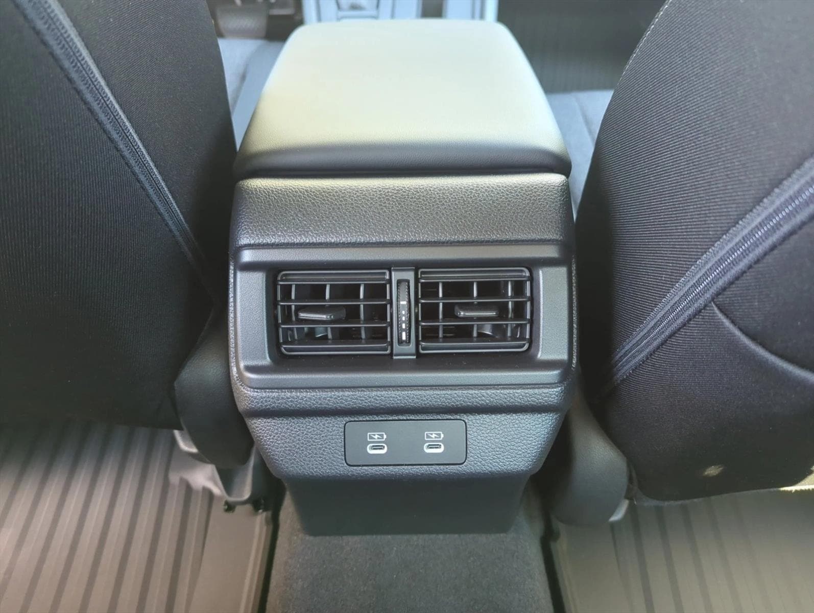 2025 Honda Accord SE - Photo 17