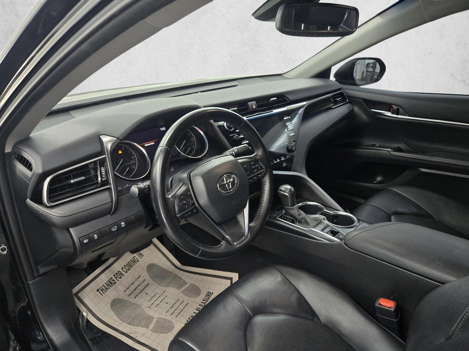 2020 Toyota Camry XLE photo 4