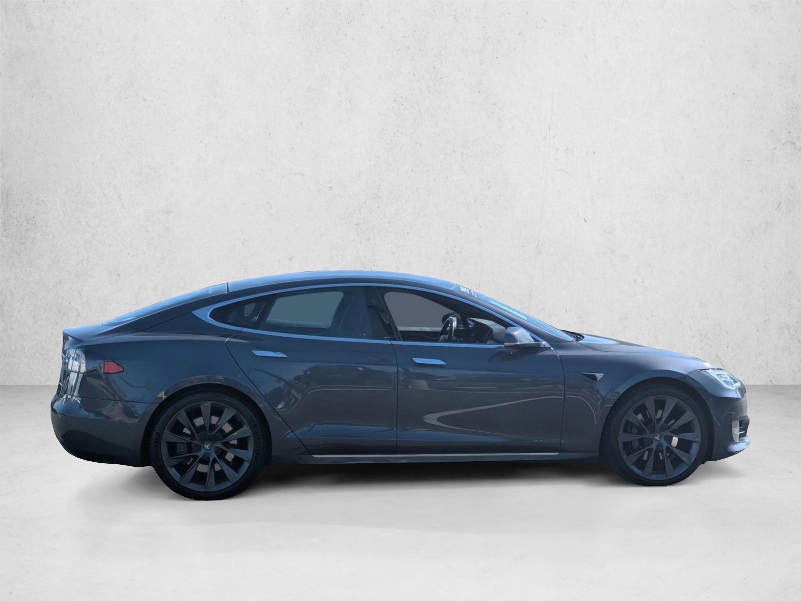 2021 Tesla Model S Long Range Plus photo 4