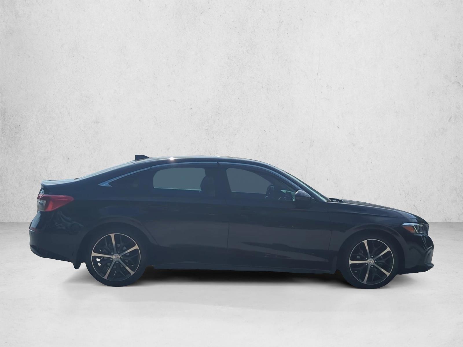 2022 Honda Civic Touring photo 2