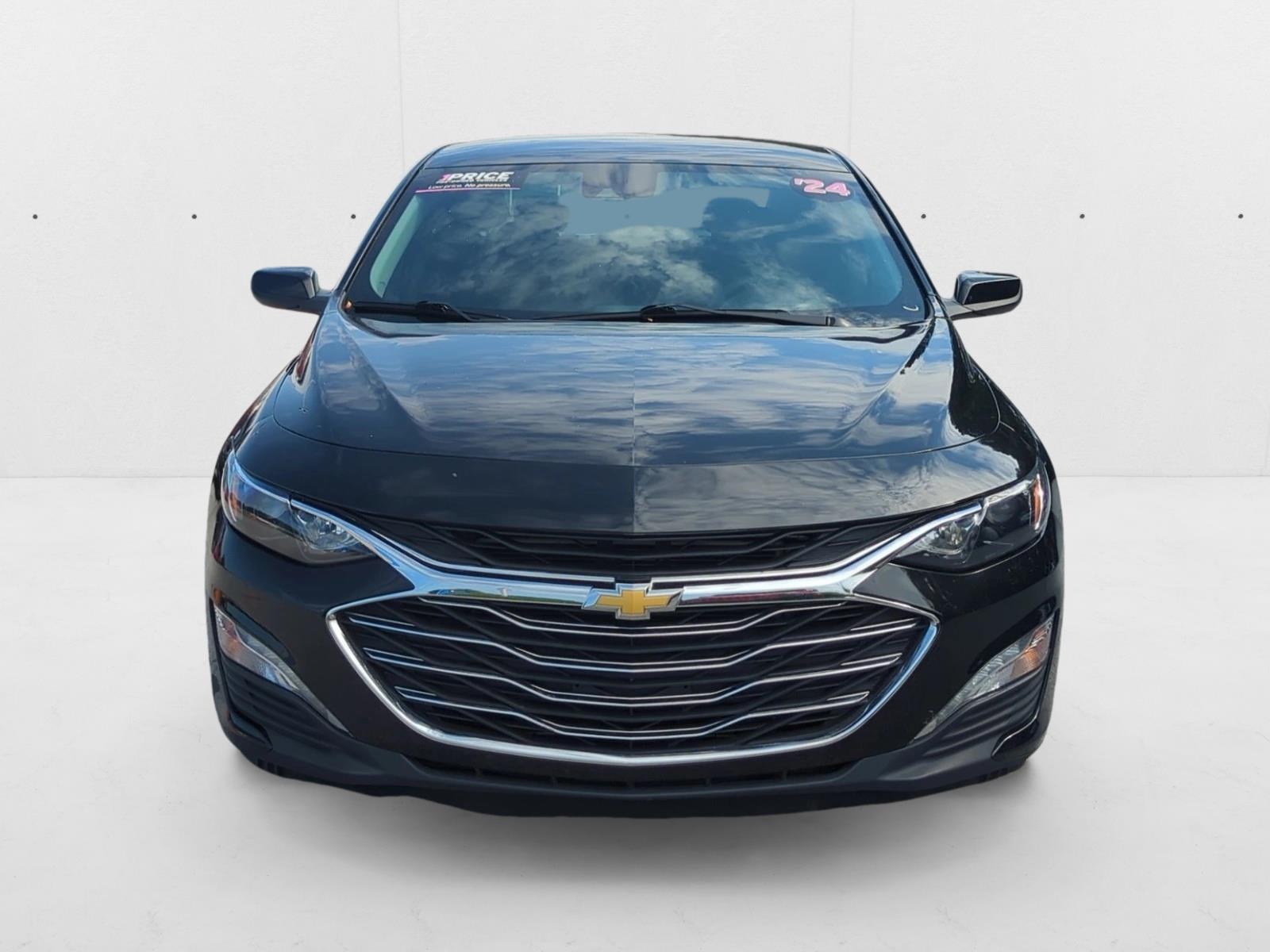 2024 Chevrolet Malibu 1LT photo 2
