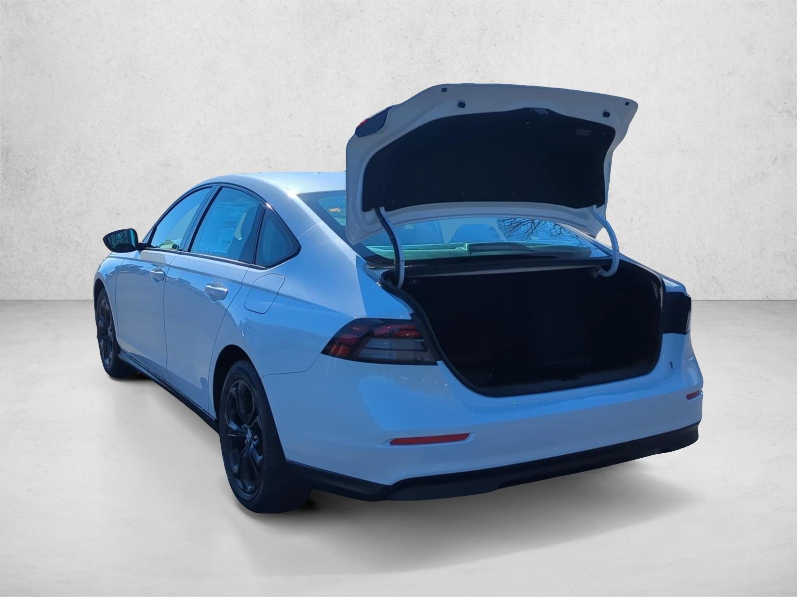 2025 Honda Accord SE - Photo 9