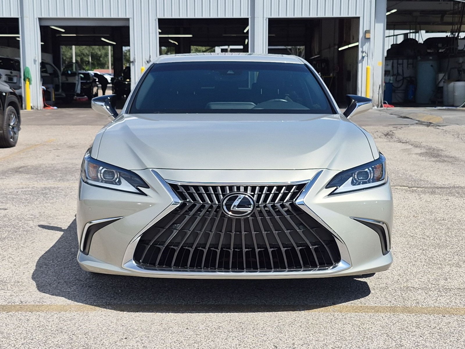 Used 2022 Lexus ES 350 Sedan