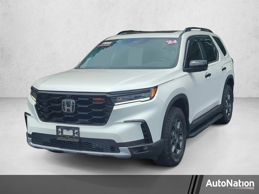 Used 2024 Honda Pilot TrailSport SUV