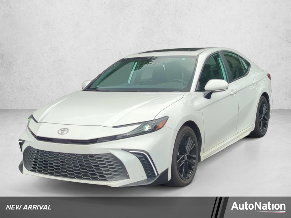 Used 2025 Toyota Camry SE Sedan