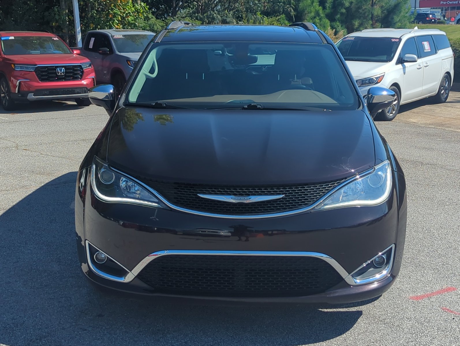 2017 Chrysler Pacifica Limited photo 2