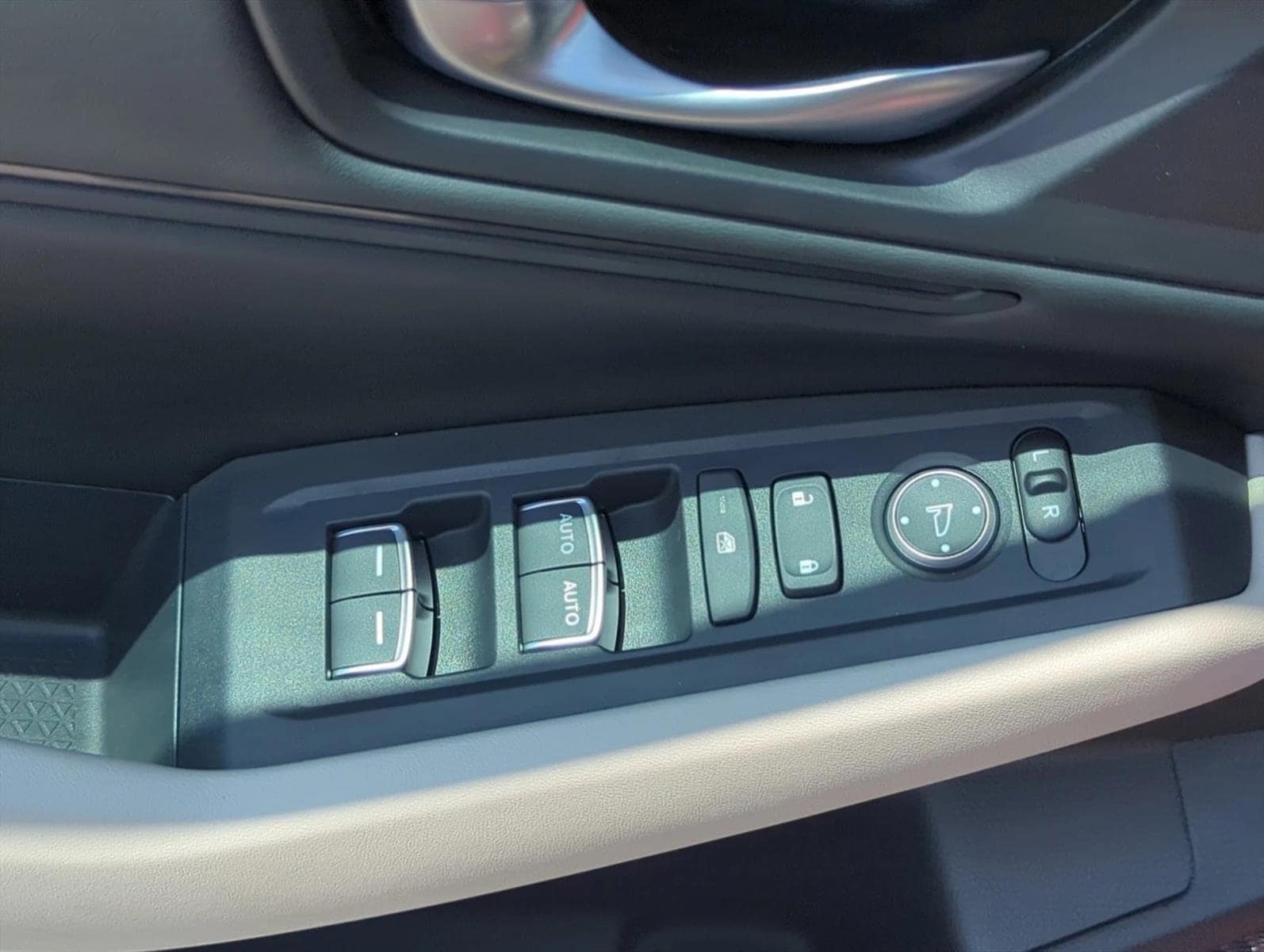 2025 Honda Accord SE - Photo 11
