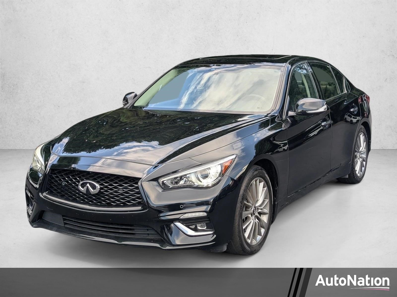 2023 INFINITI Q50 LUXE