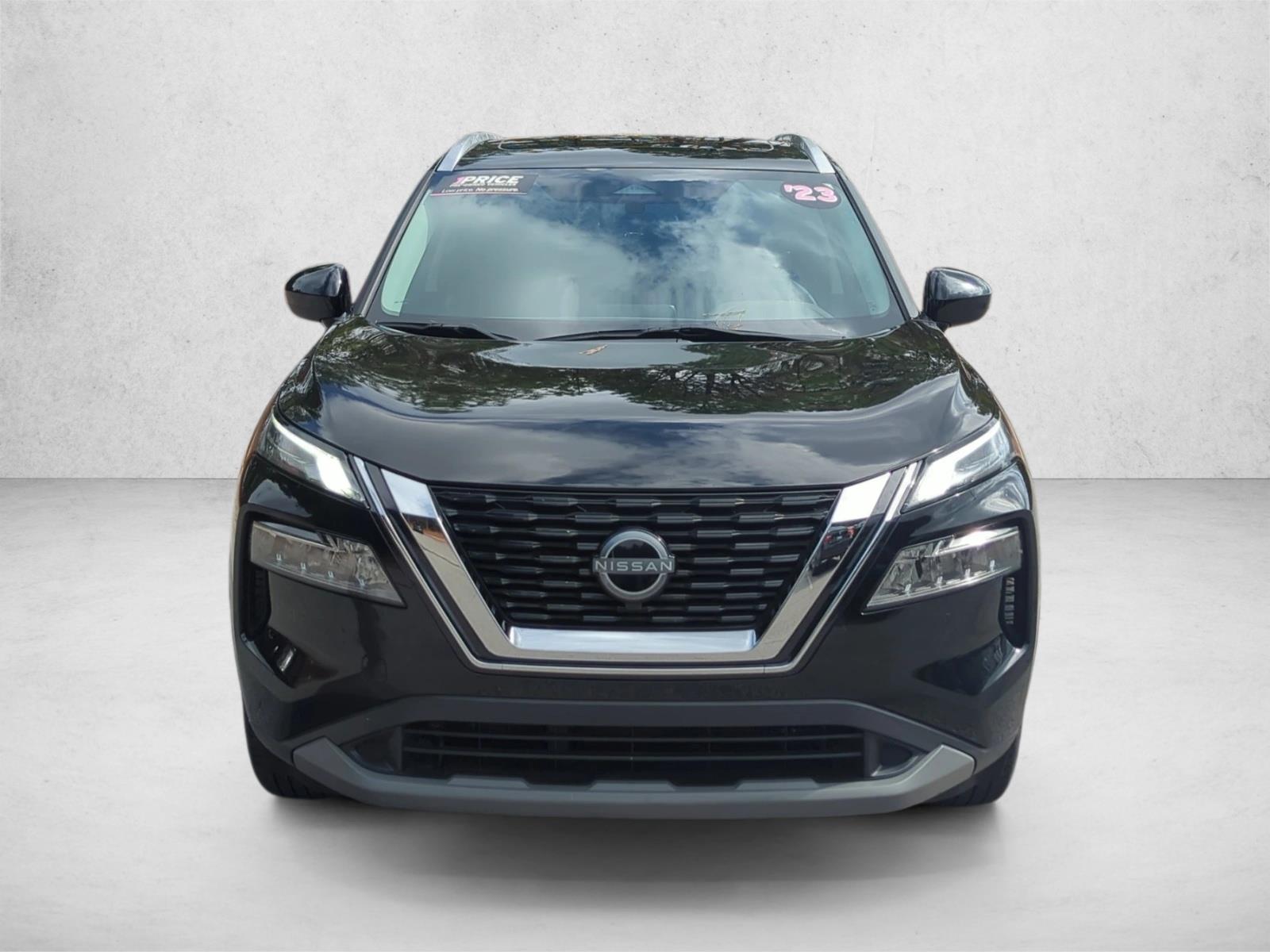 2023 Nissan Rogue SV photo 2