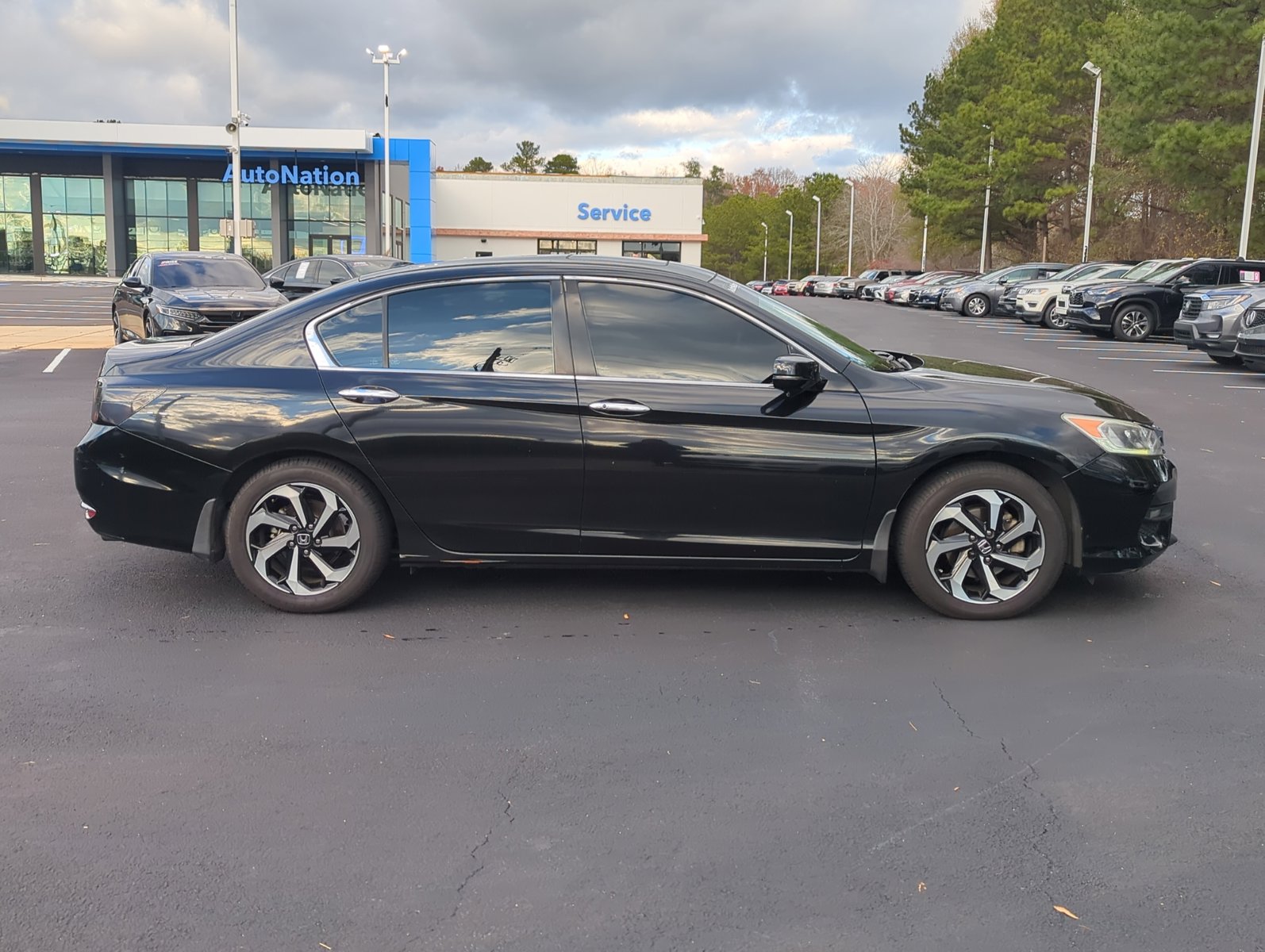 2017 Honda Accord EX photo 3