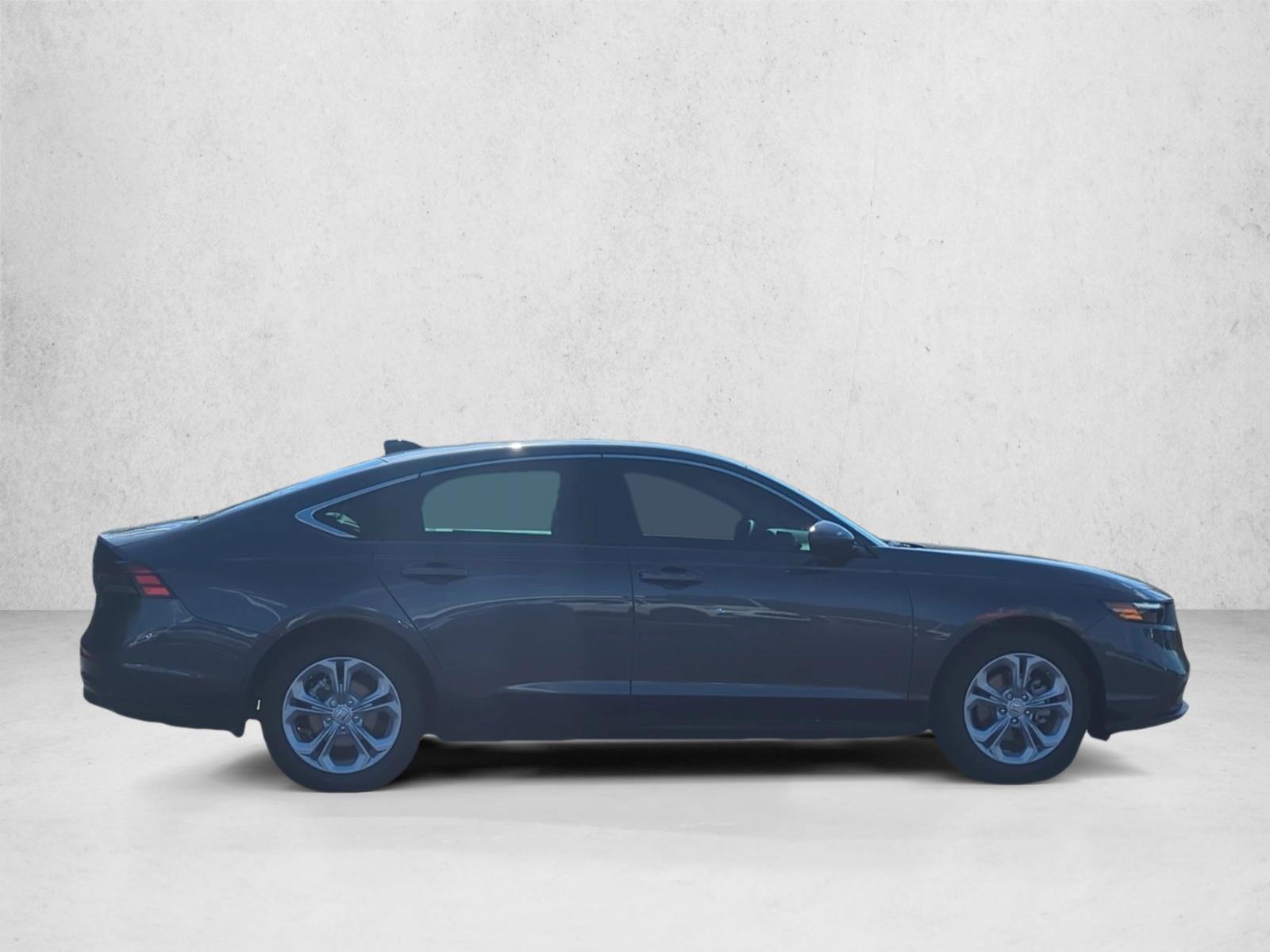 2025 Honda Accord LX photo 4