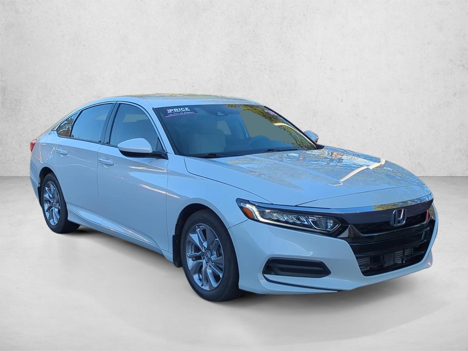 2018 Honda Accord LX photo 3