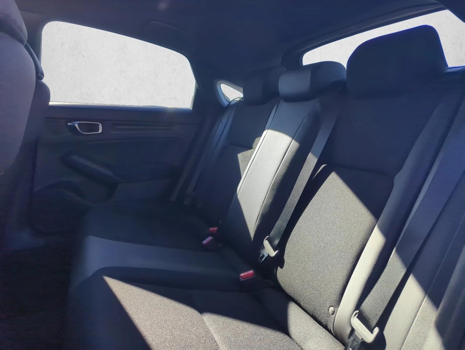 2026 Honda Civic Hatchback Sport - Photo 17