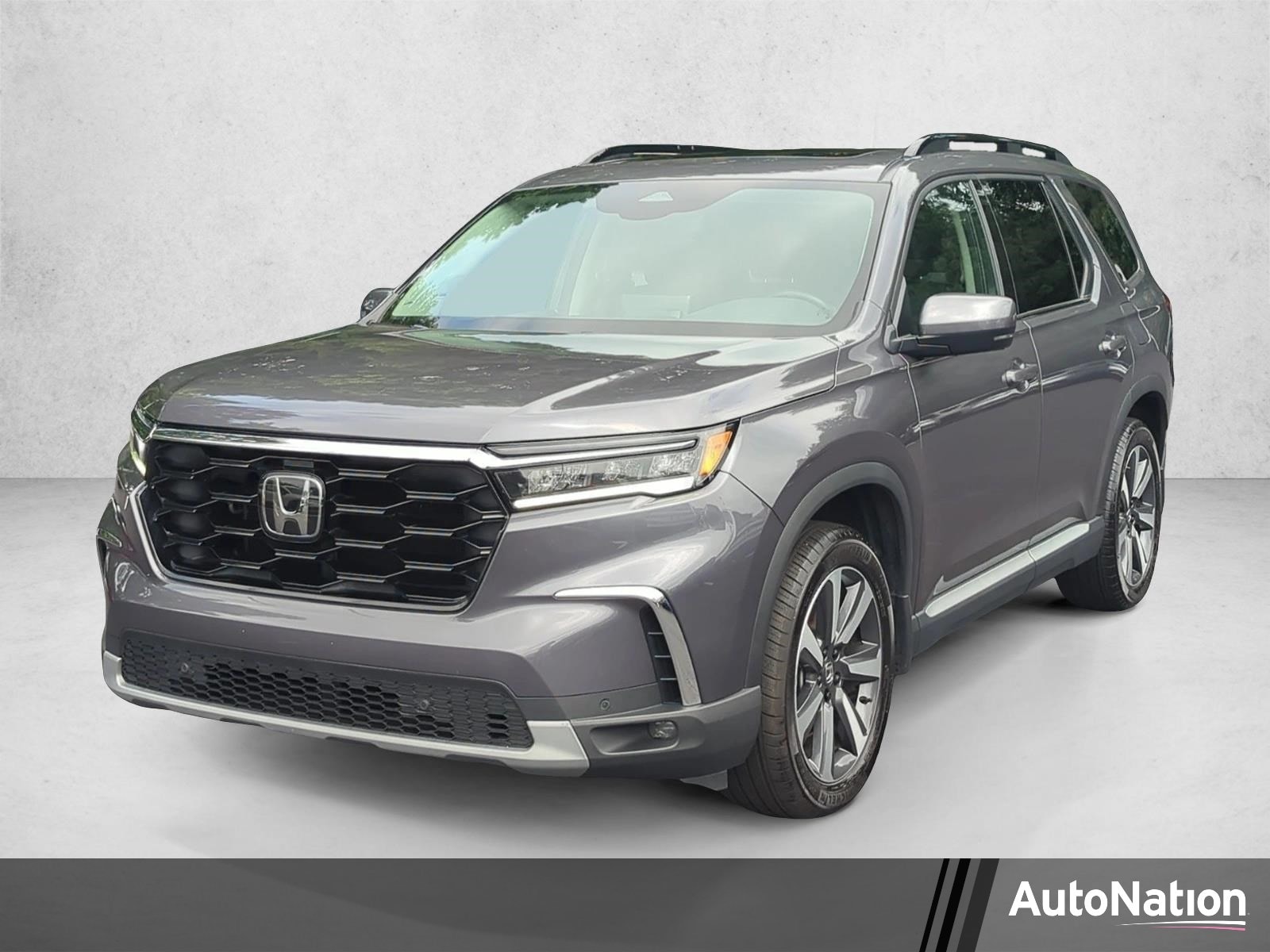 2023 Honda Pilot Touring 2WD's photo