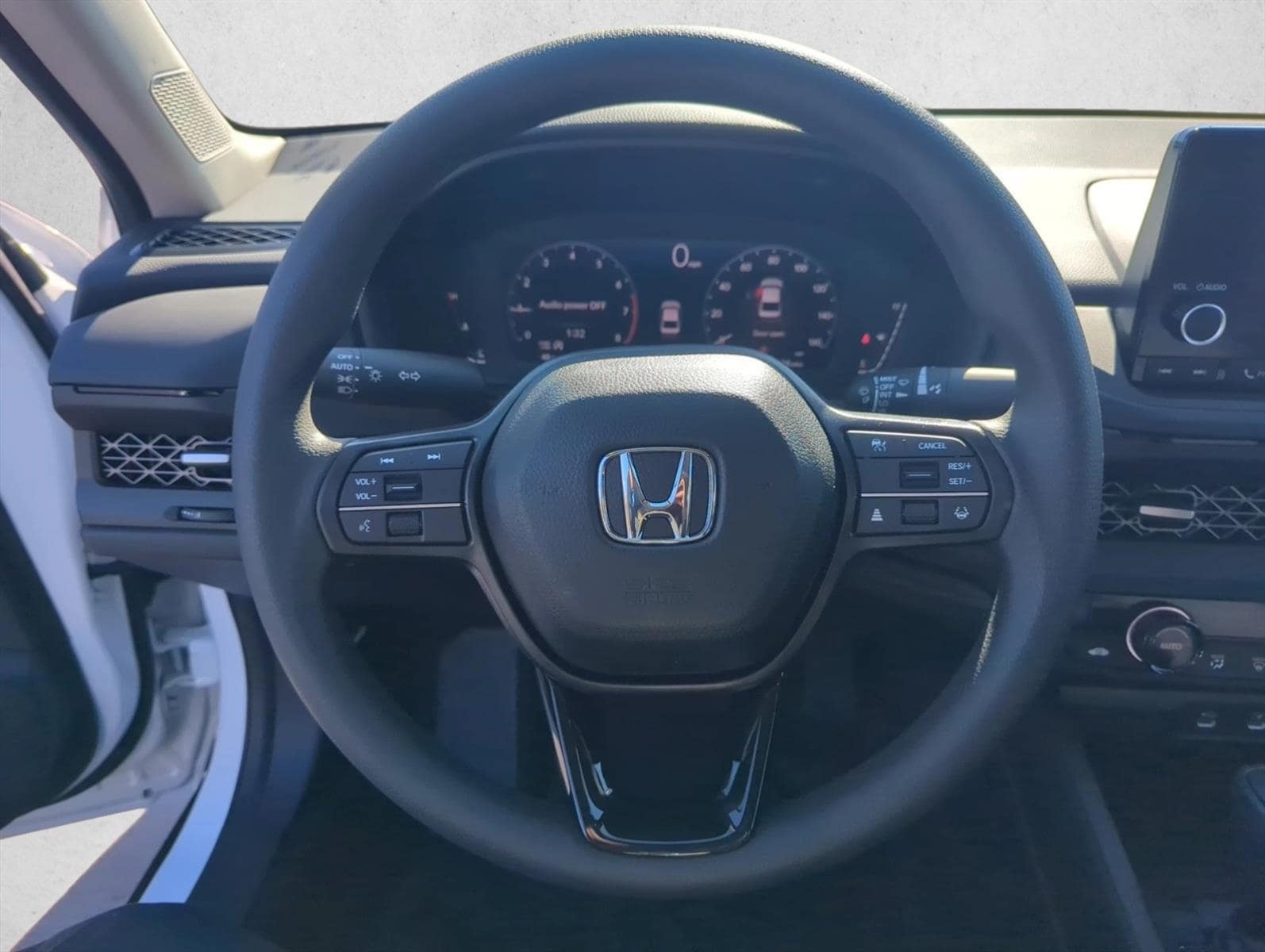2025 Honda Accord SE - Photo 12