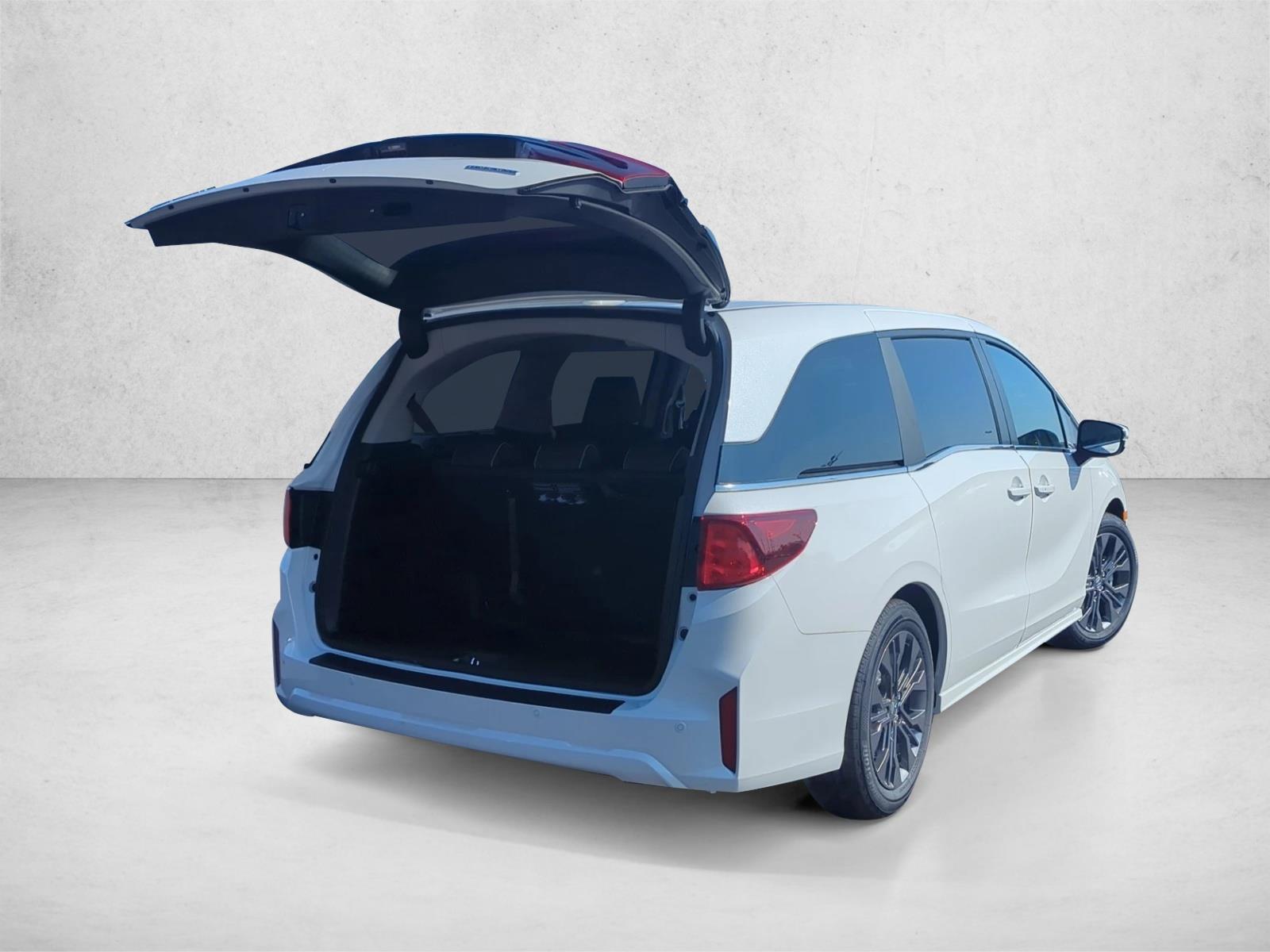 2026 Honda Odyssey Touring - Photo 2