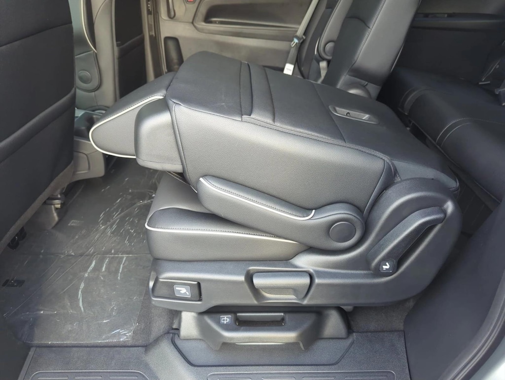 New 2026 Honda Odyssey Touring Van Passenger