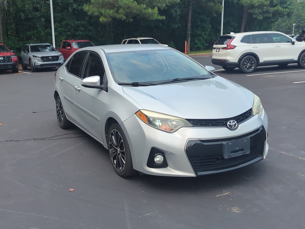 Used 2015 Toyota Corolla LE Sedan