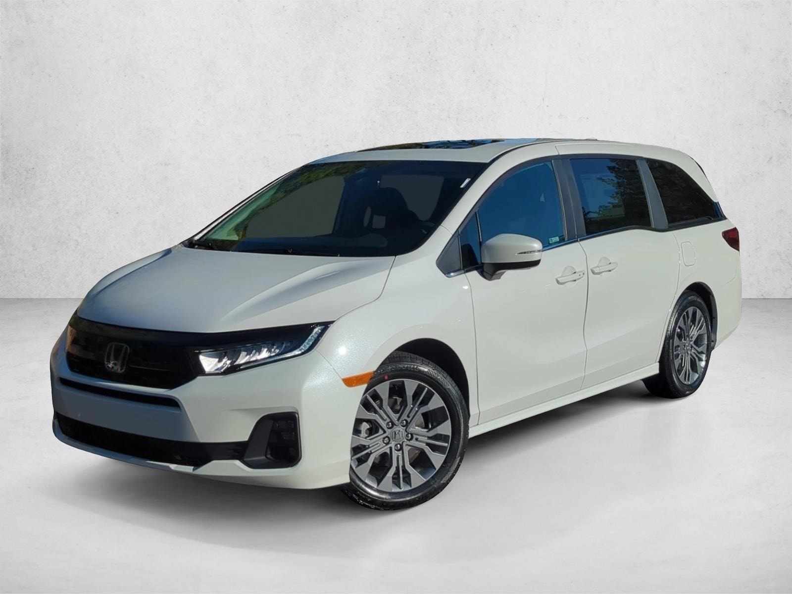 2026 Honda Odyssey Touring's photo