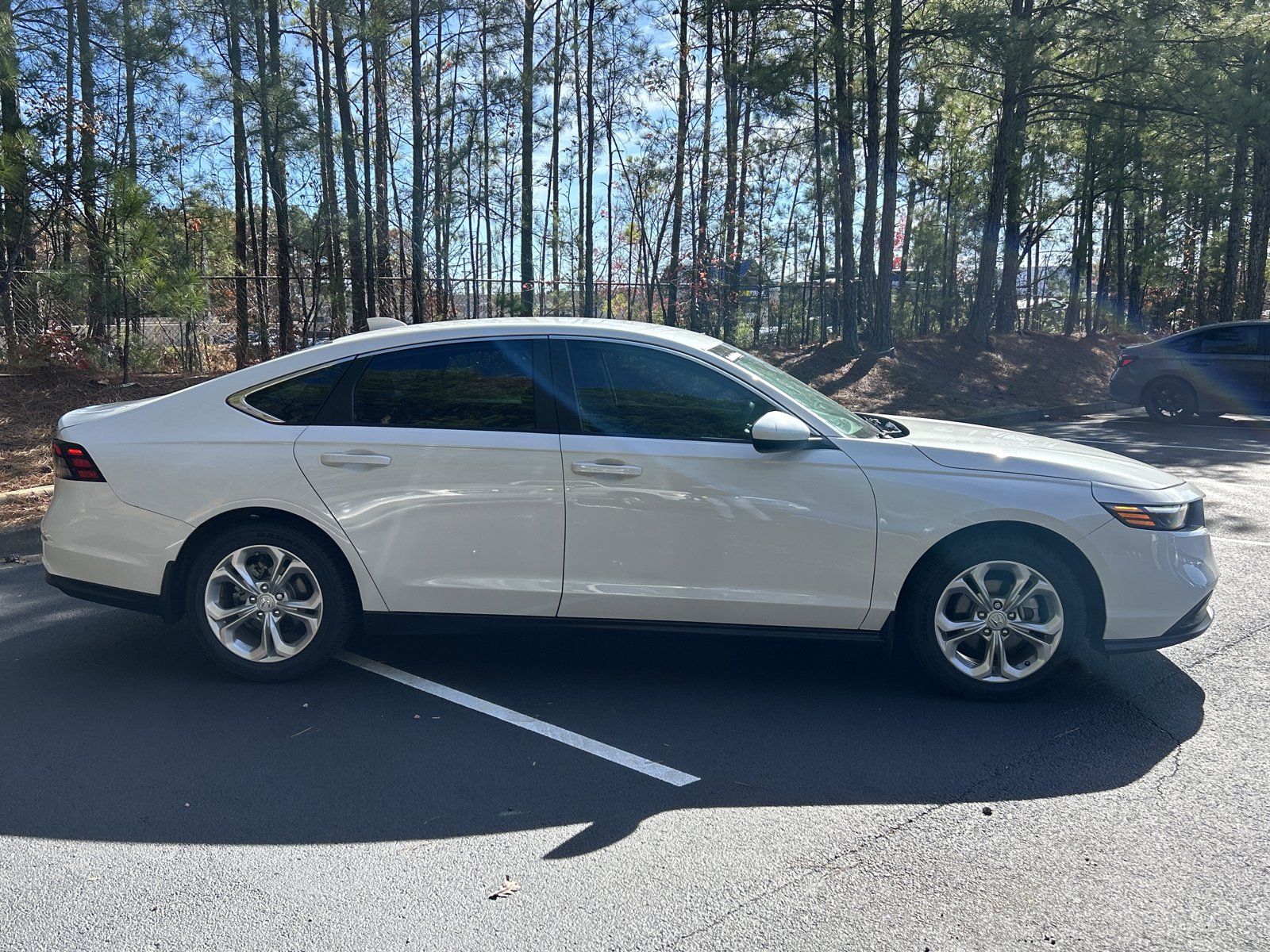 2023 Honda Accord LX photo 4