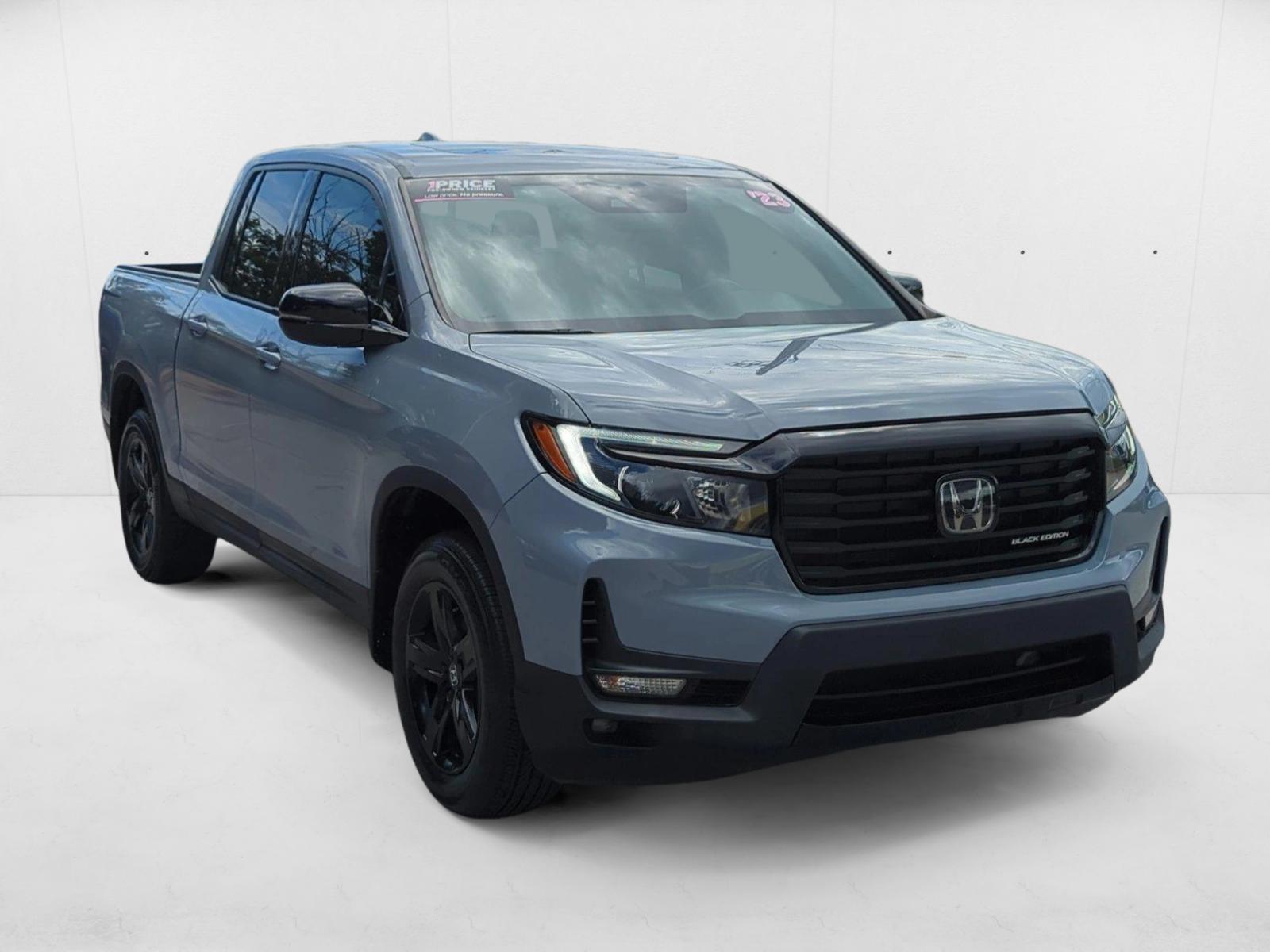 2023 Honda Ridgeline Black Edition photo 3