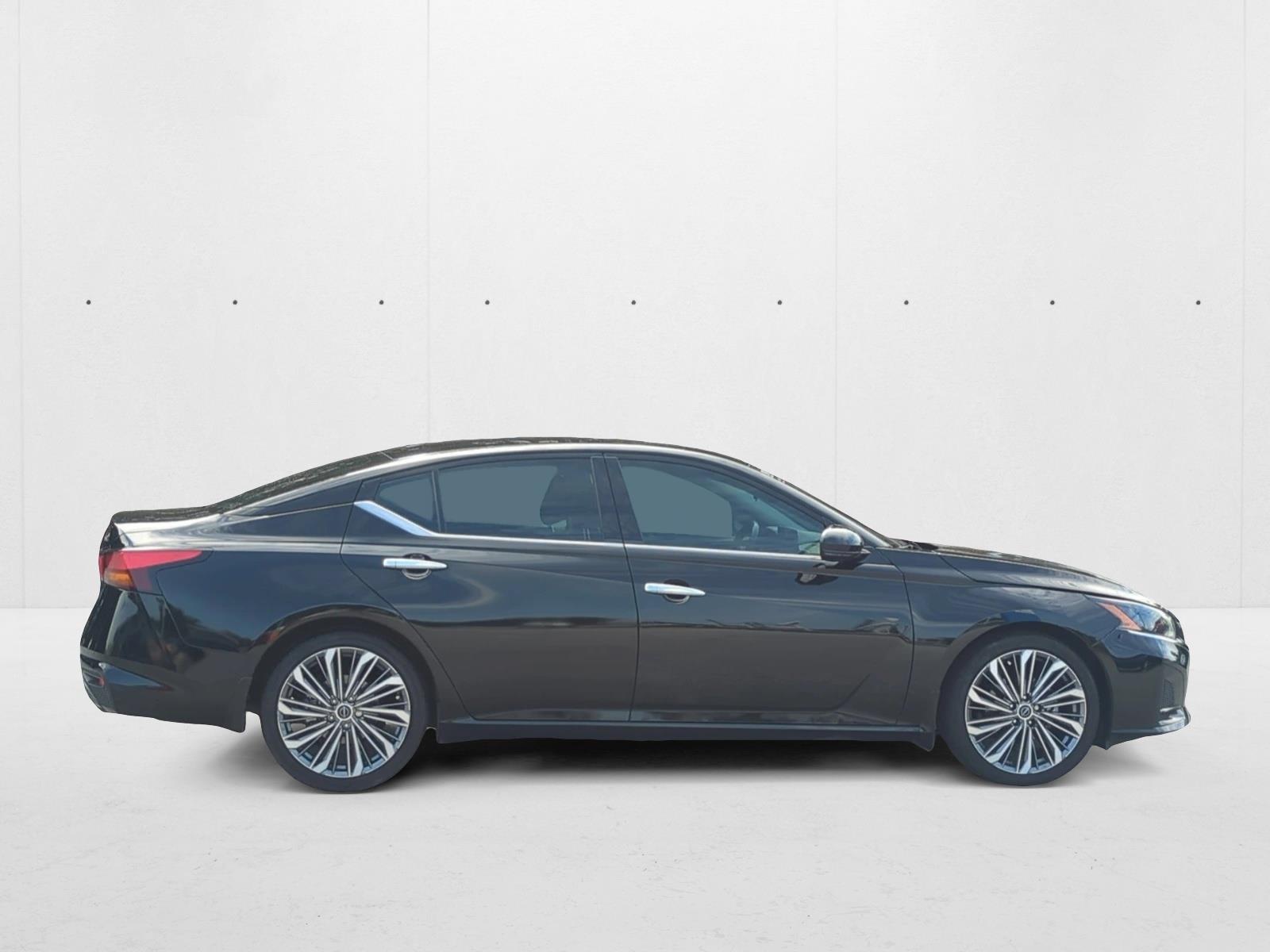 2024 Nissan Altima 2.5 SL photo 4