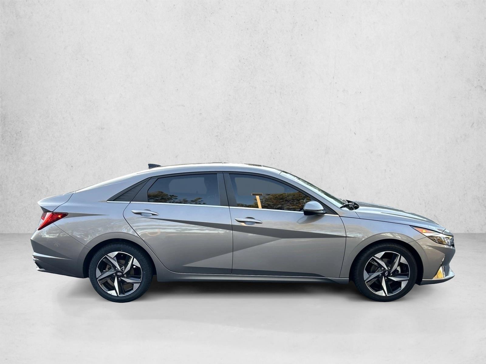 2021 Hyundai Elantra Limited photo 4