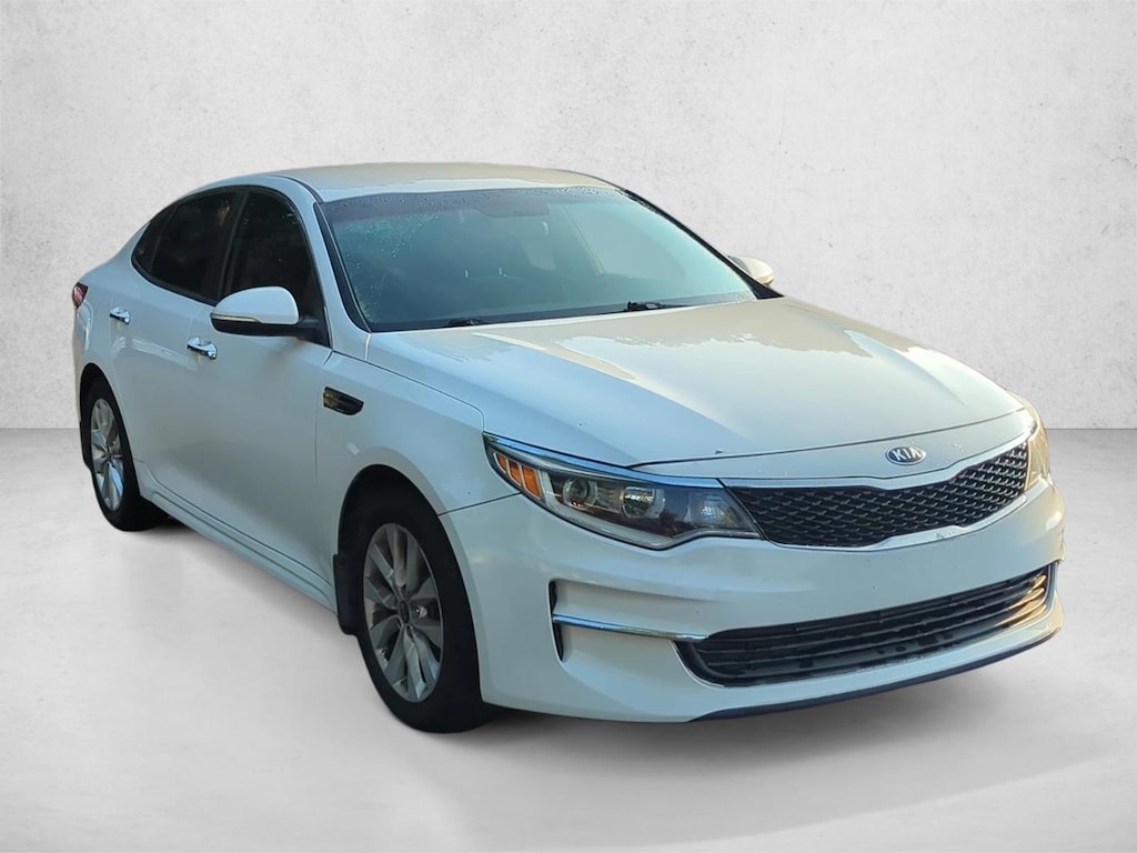 Used 2018 Kia Optima LX Sedan