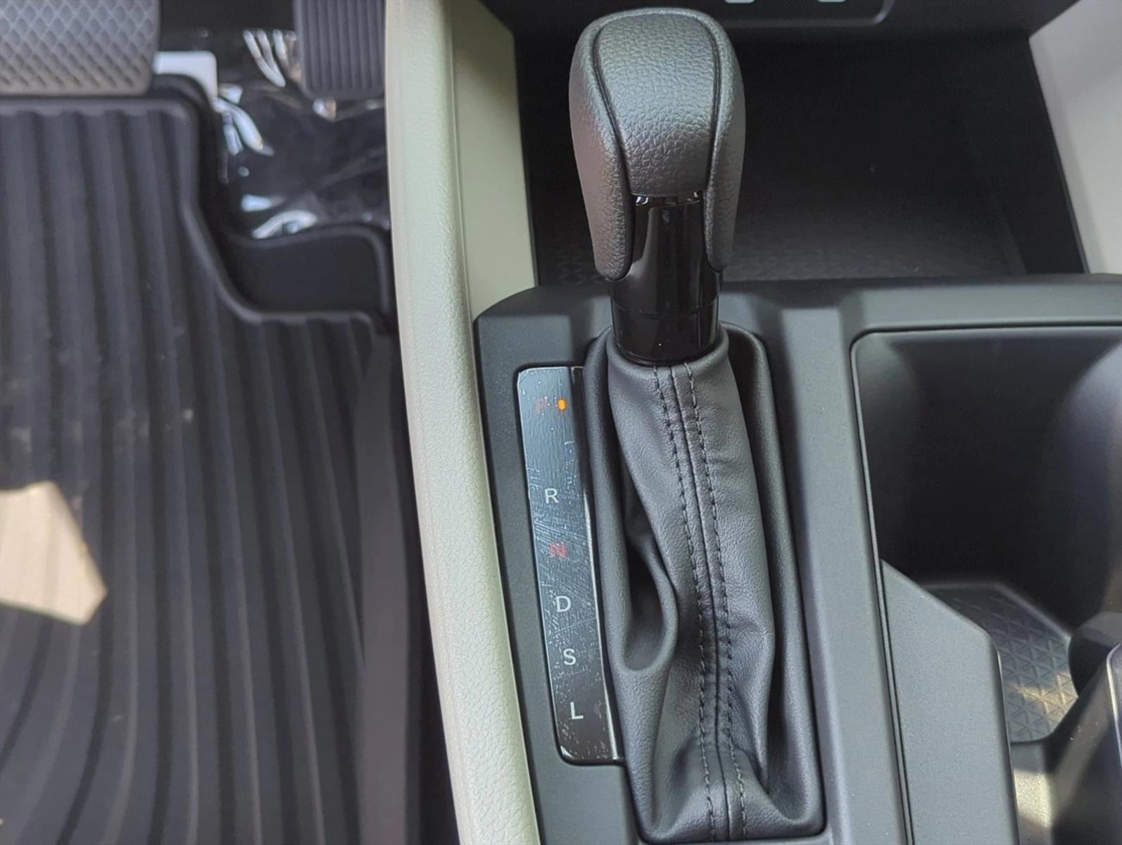 2025 Honda Accord SE - Photo 15