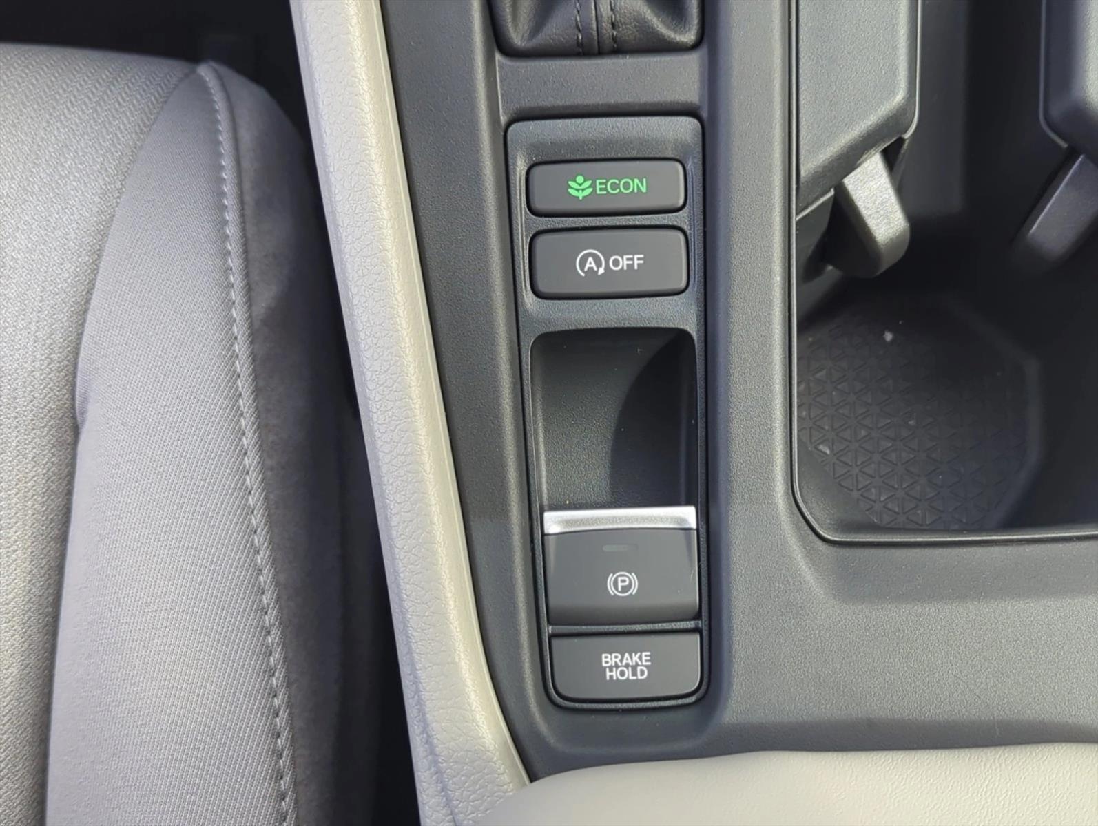 2025 Honda Accord SE - Photo 16