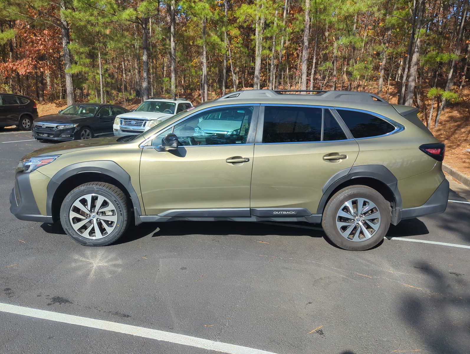 2023 Subaru Outback Premium photo 2