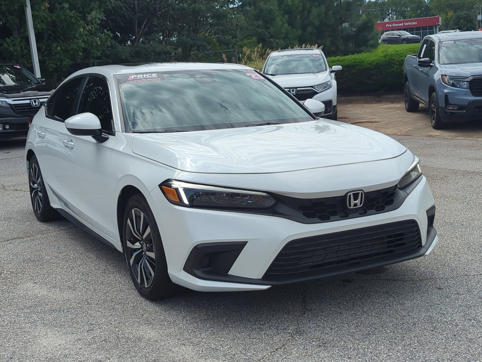 2024 Honda Civic EX-L Hatchback photo 3