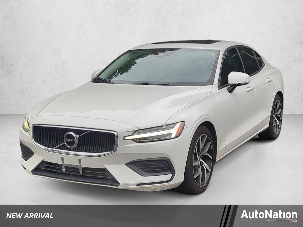 Used 2019 Volvo S60 T6 Momentum Sedan