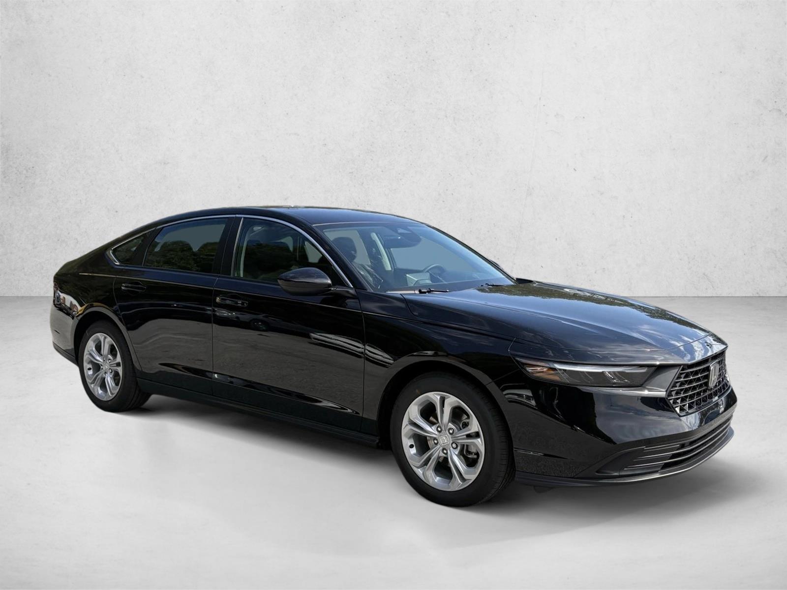 2025 Honda Accord LX photo 4