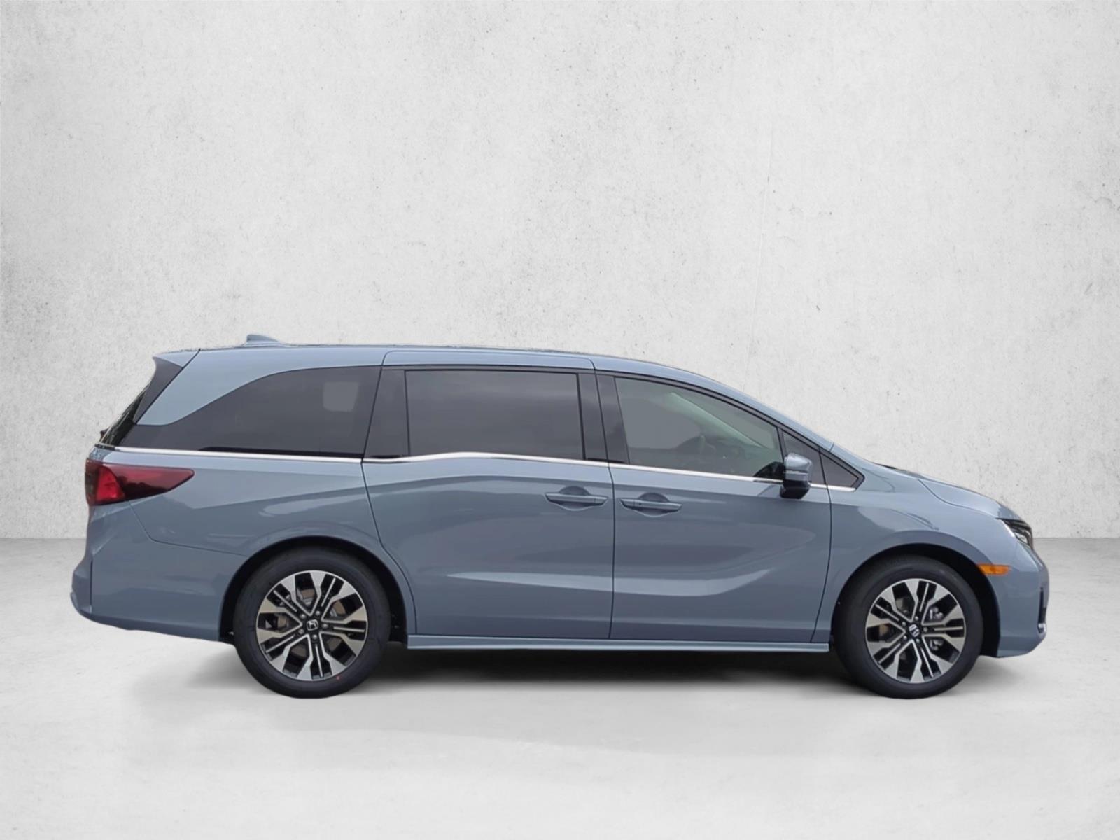 2026 Honda Odyssey Elite photo 4
