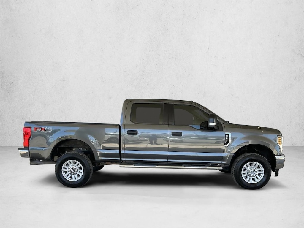 Used 2019 Ford F-250 XLT Truck Crew Cab