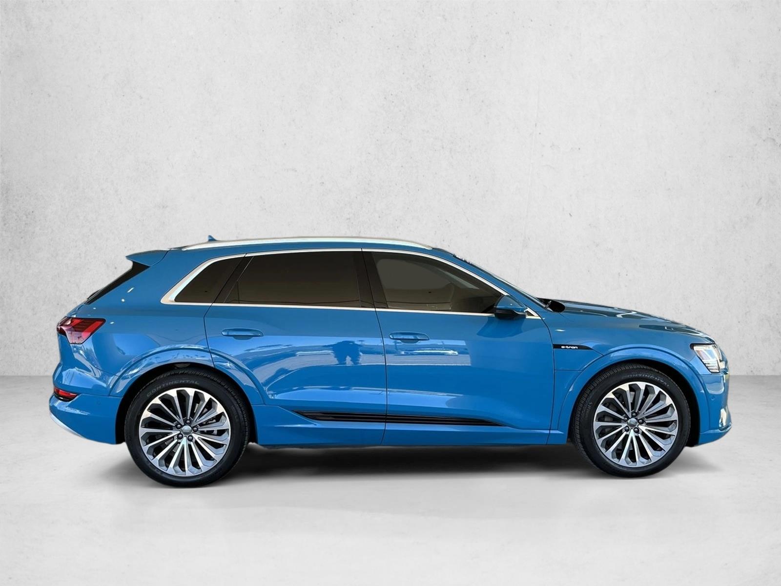 2019 Audi e-tron Premium Plus photo 4