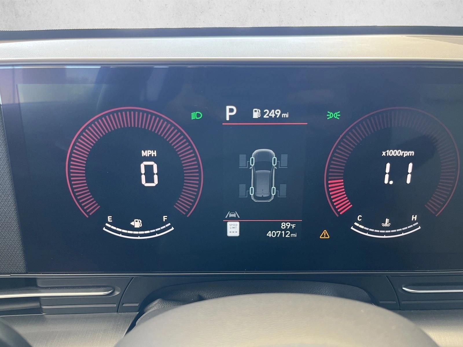 2025 Hyundai Kona SEL - Photo 16