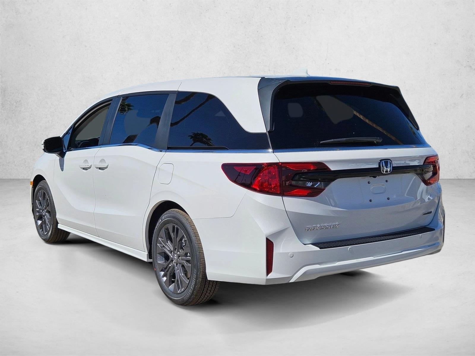 2026 Honda Odyssey Touring - Photo 9
