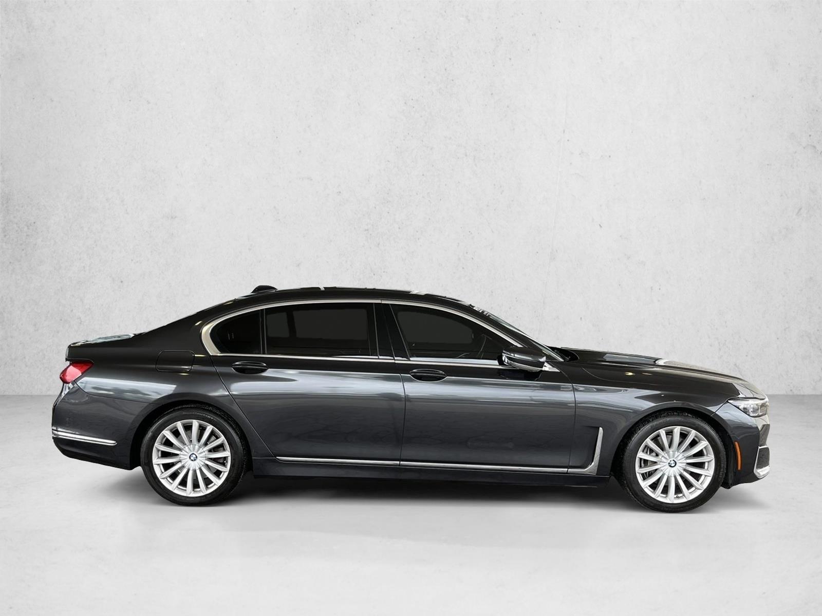 2022 Bmw 740i photo 3