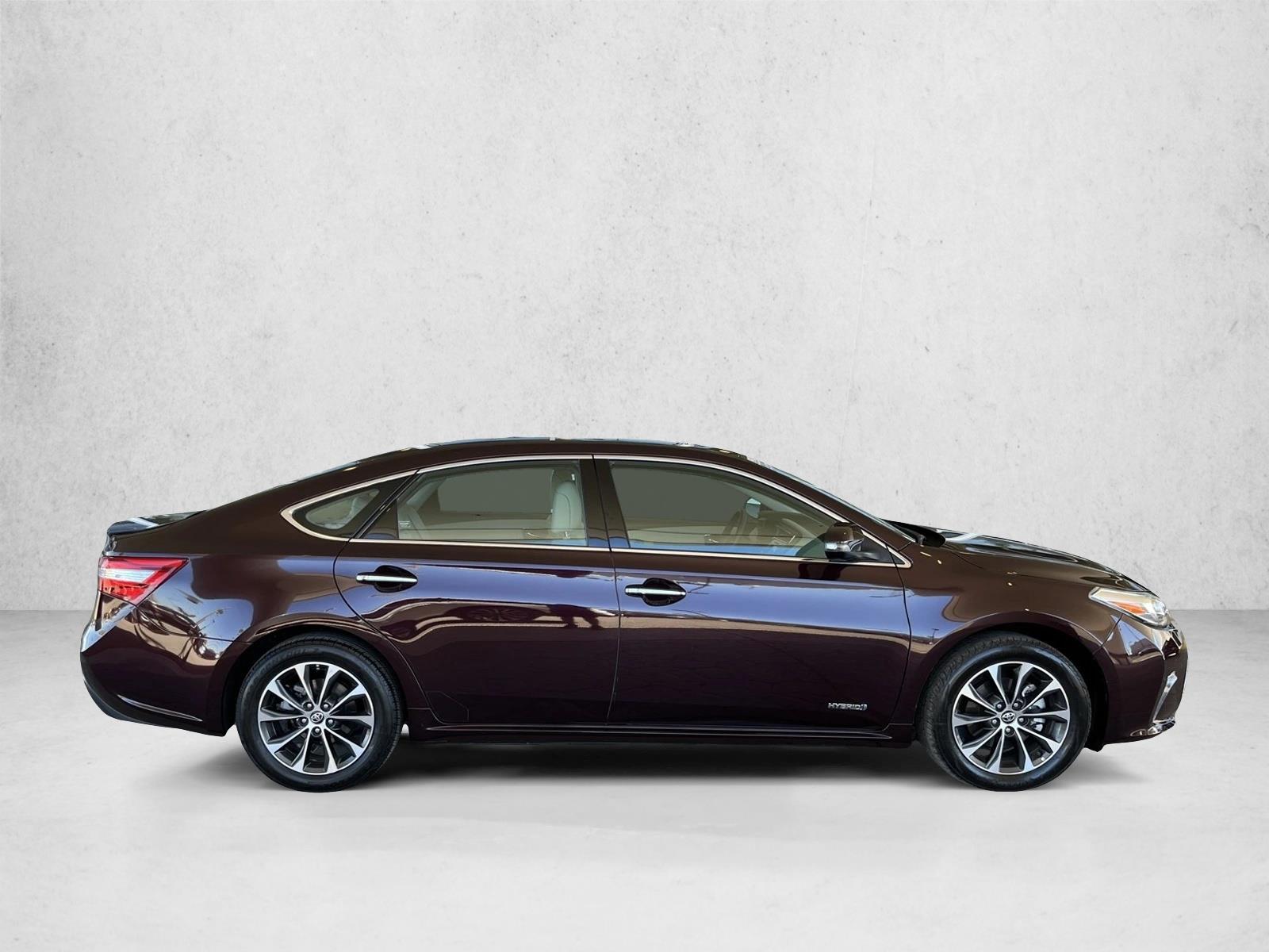 2017 Toyota Avalon Hybrid XLE Premium photo 4