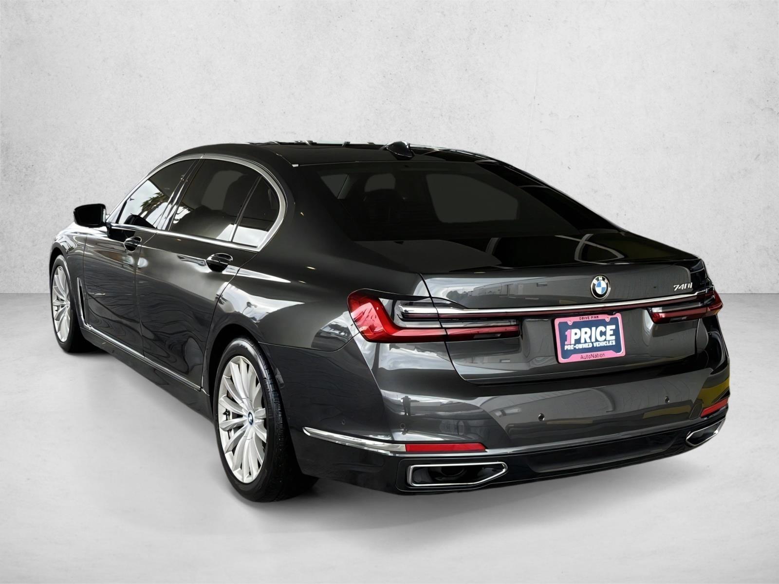 2022 Bmw 740i photo 2