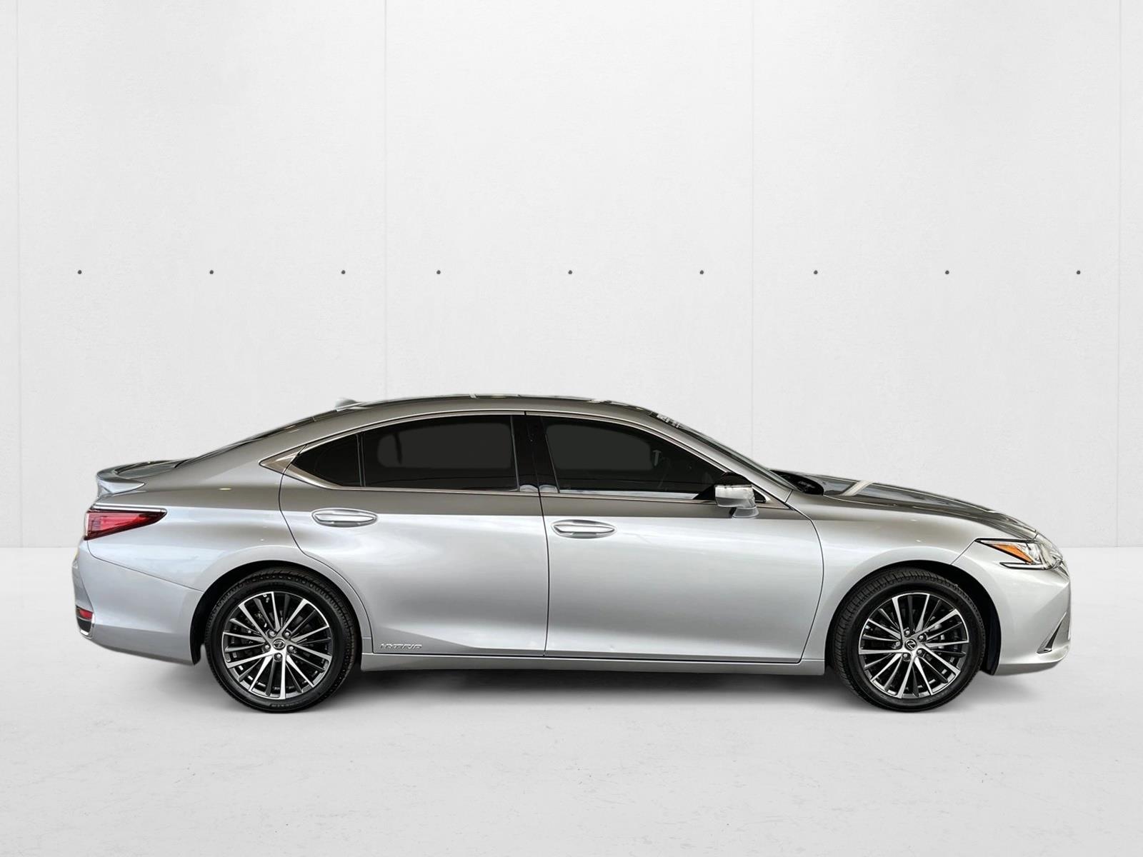 2022 Lexus ES 300h photo 4