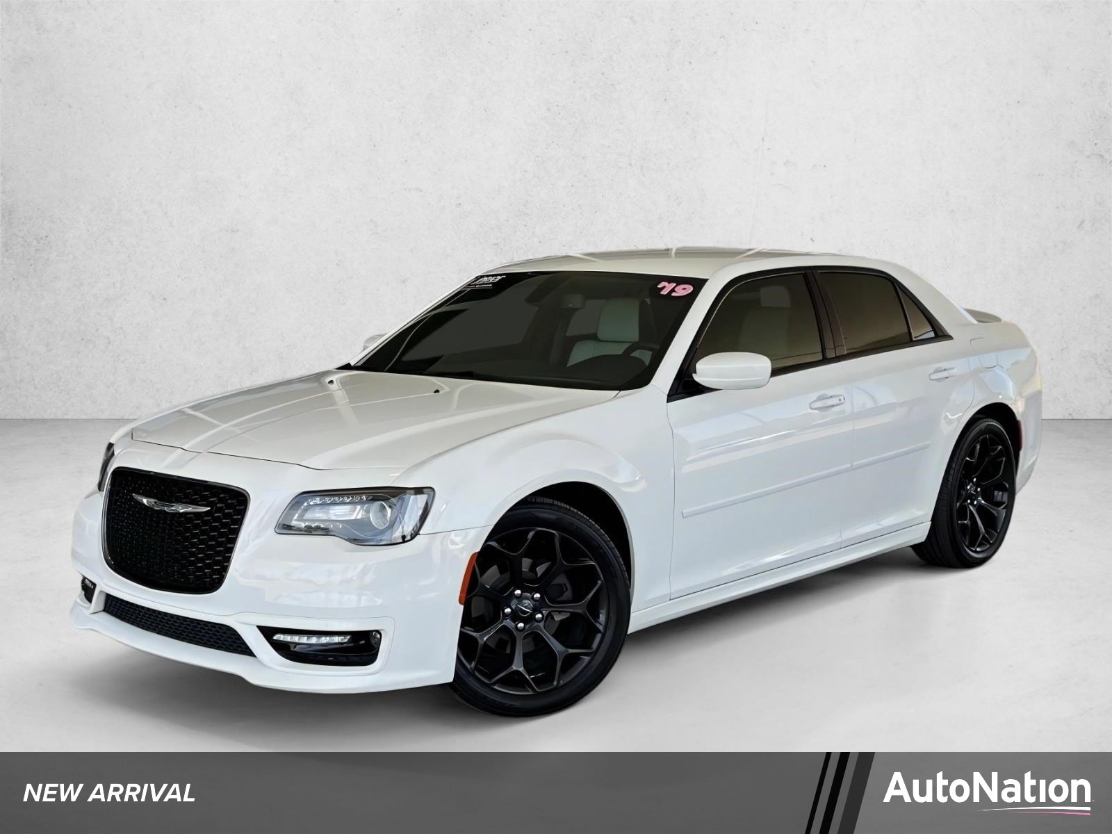 2019 Chrysler 300 S's photo